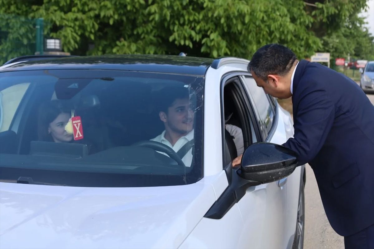 Kaymakam Trafikte Bayramlaşmayı İhmal Etmedi