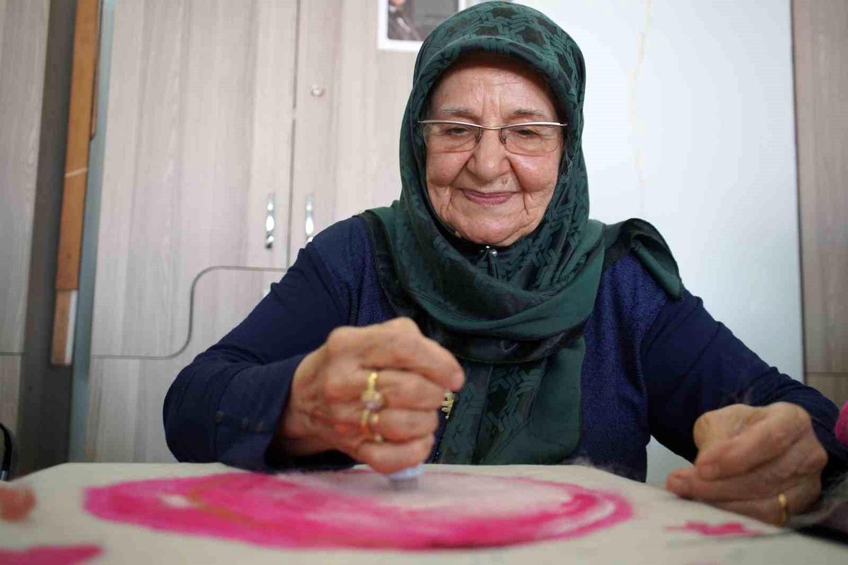 82 Yaşında Sanat Tutkusu