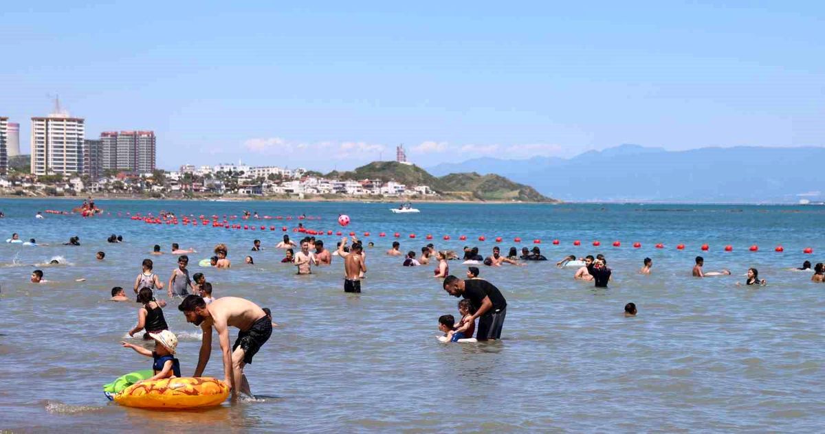 Yumurtalık Sahilleri Bayramda Dolup Taştı