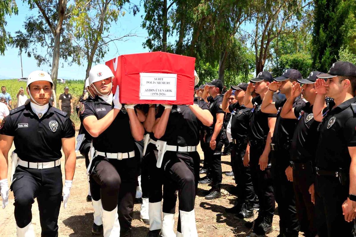 Şehit polis memuru Aydın Üyenarık Adana\'da toprağa verildi