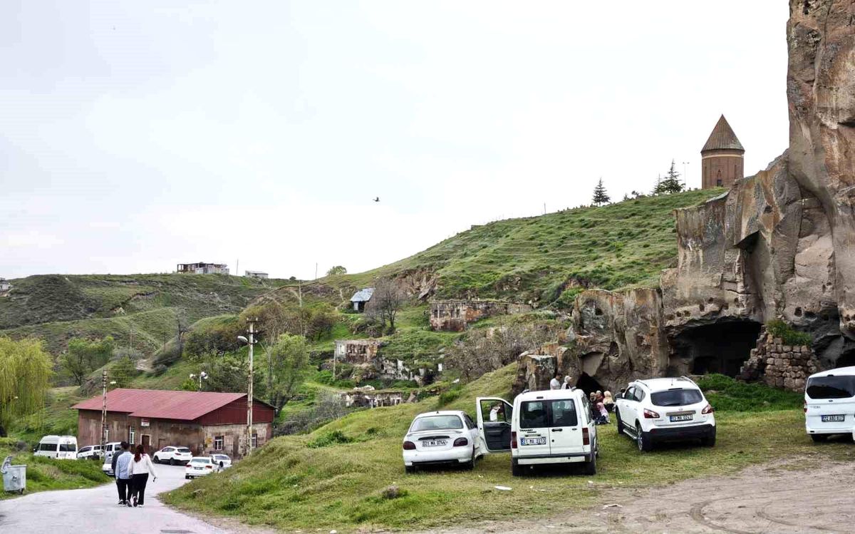 Ahlat\'ta Bayram Yoğunluğu