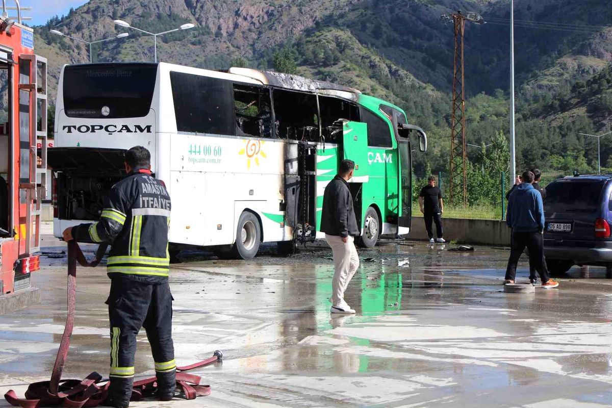 Amasya\'da Otobüs Yangını