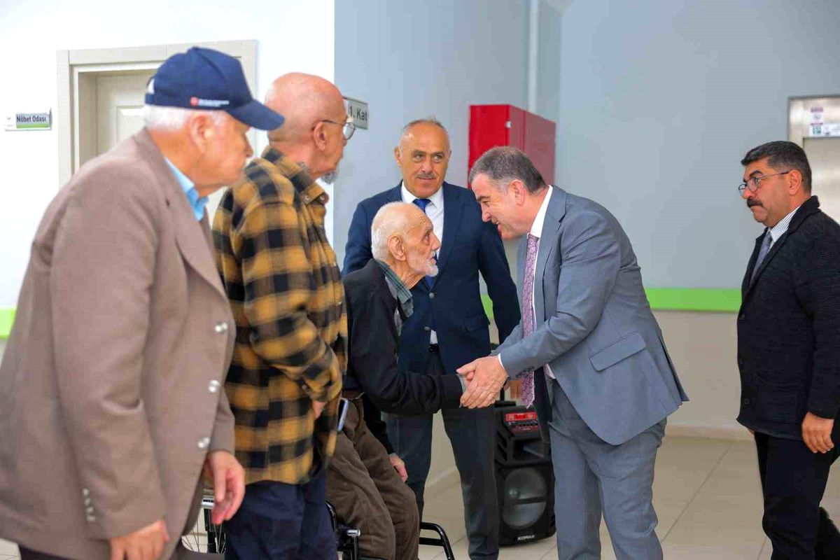 Bayramda Yaşlıları Ziyaret