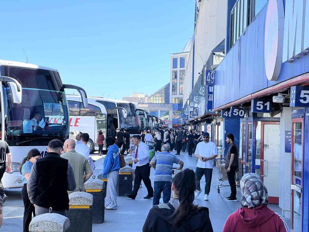 İstanbul\'a Dönüşte Yoğunluk!