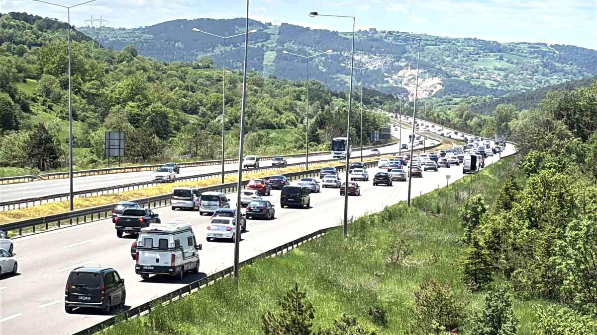 Bolu\'da Bayram Dönüş Trafiği Kilitlendi