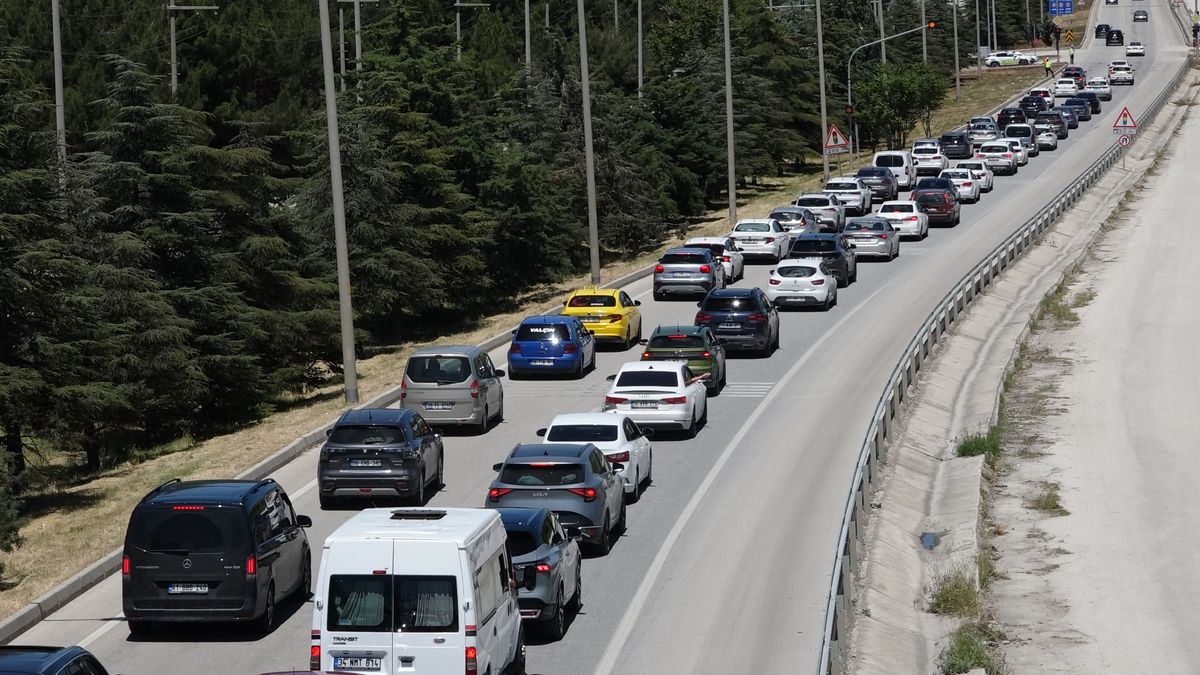 Kurban Bayramı\'nda Yolculuk: Araç Yoğunluğu
