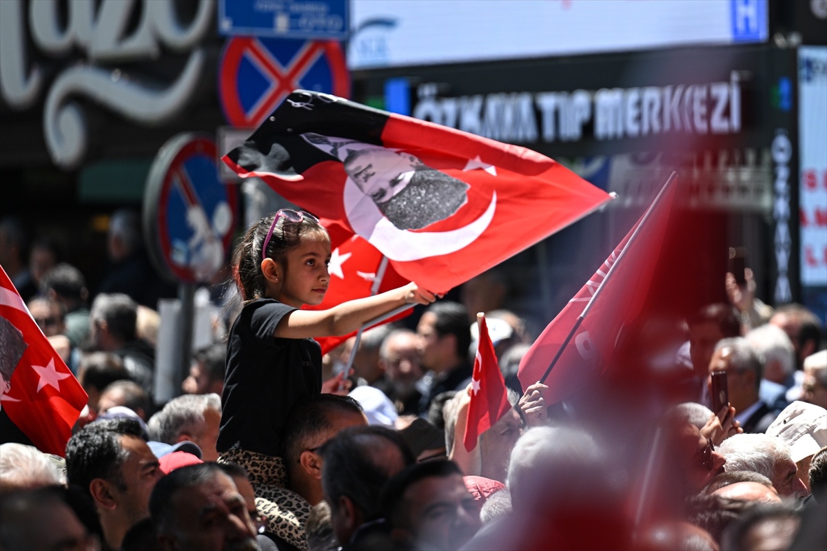 Özgür Özel\'den CHP\'ye Kurultay Çağrısı
