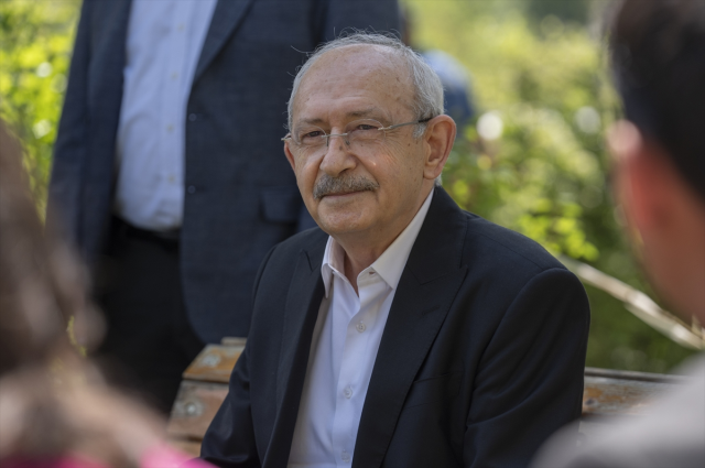 CHP'de 2 ayrı bayramlaşma! Kalabalık her geçen saniye artıyor