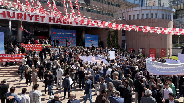 CHP'de 2 ayrı bayramlaşma! Kalabalık her geçen saniye artıyor