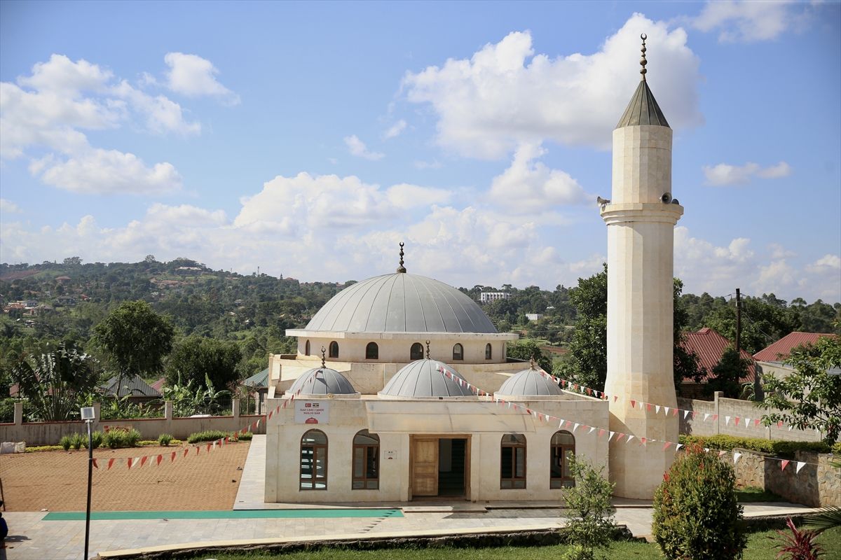 Uganda\'da Müslüman Çocuklara İslami Eğitim