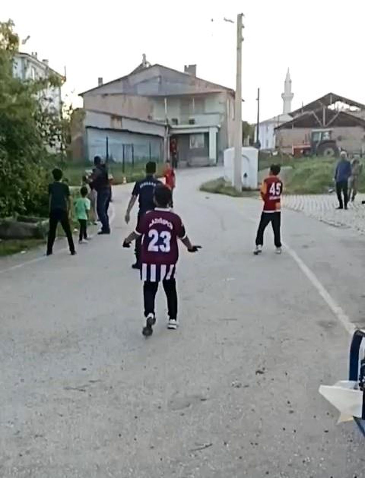Jandarma ve Çocuklardan Futbol Maçı