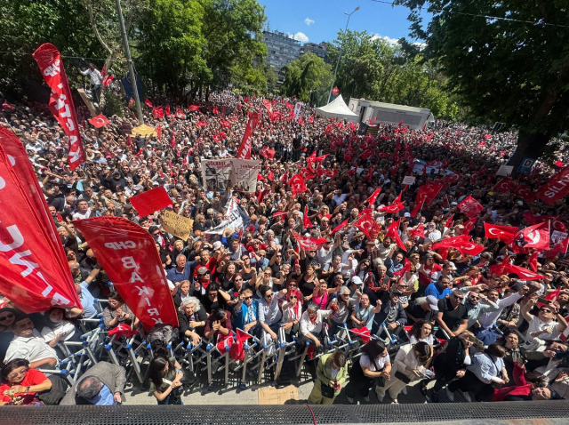 Güvenpark'ta insan seli! Özgür Özel'in programı öncesi alan doldu taştı