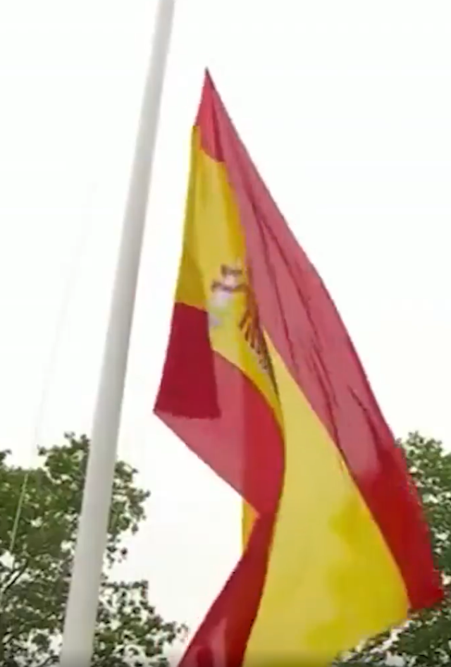 İspanyol bayrağı yere düştü, Kral VI. Felipe hiç bir şey yapamadı