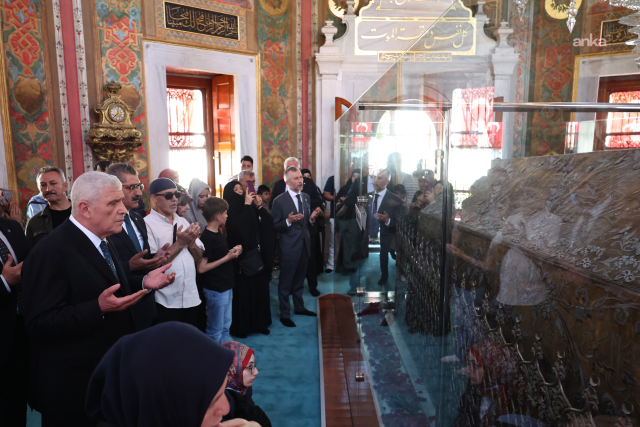İYİ Parti Genel Başkanı Dervişoğlu’ndan İmamoğlu'nun anne babasına bayram ziyareti