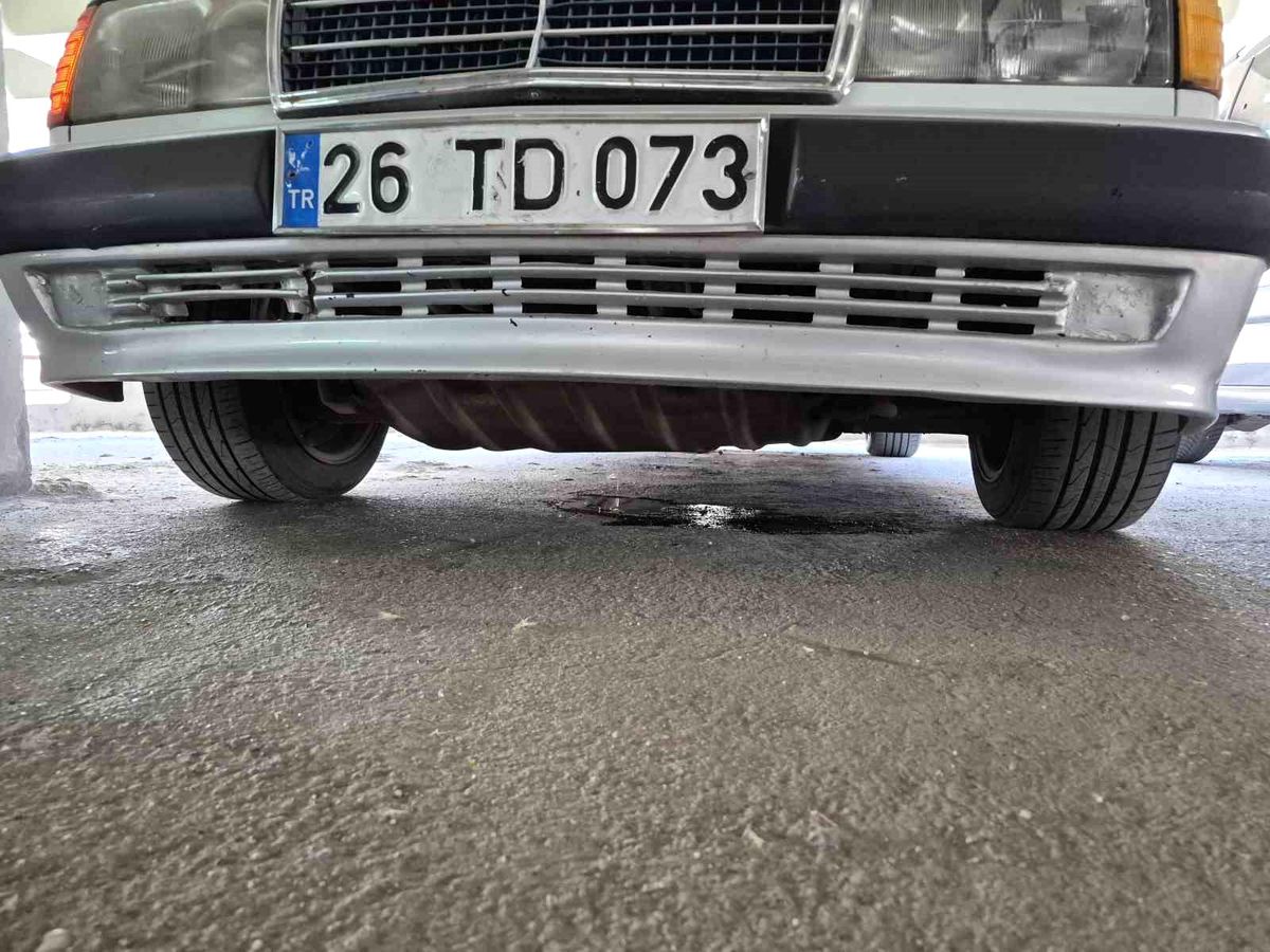 Eskişehir\'de Otoparkta Yakıt Sızıntısı Panik Yarattı