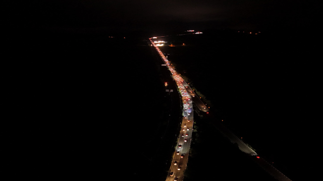 Kemikli rampalarında bayram dönüşü yoğunluğu gece de sürdü