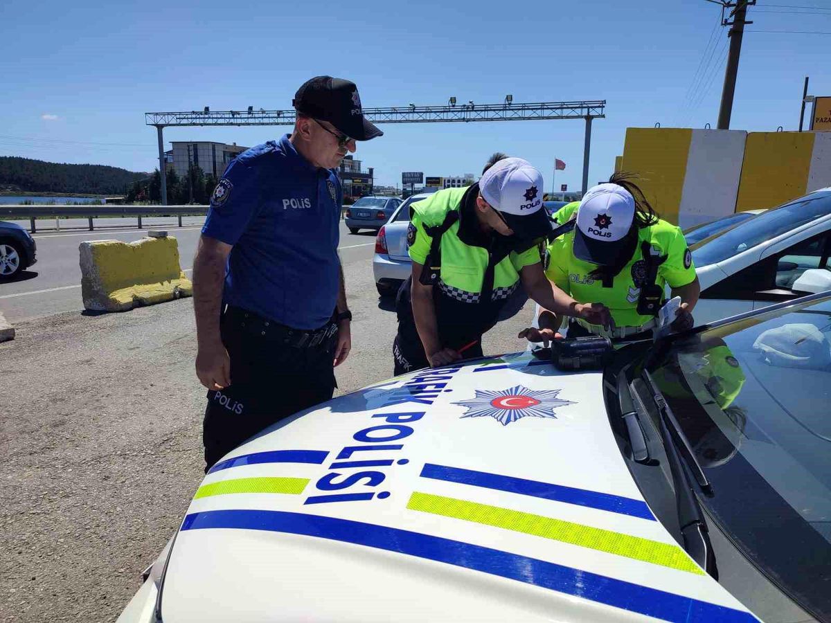 Keşan\'da Trafik Kontrol Uygulaması