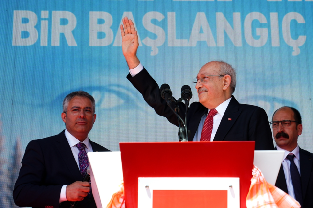 Kılıçdaroğlu, Genel Merkez önünde esti gürledi: Hesap soracağım hesap