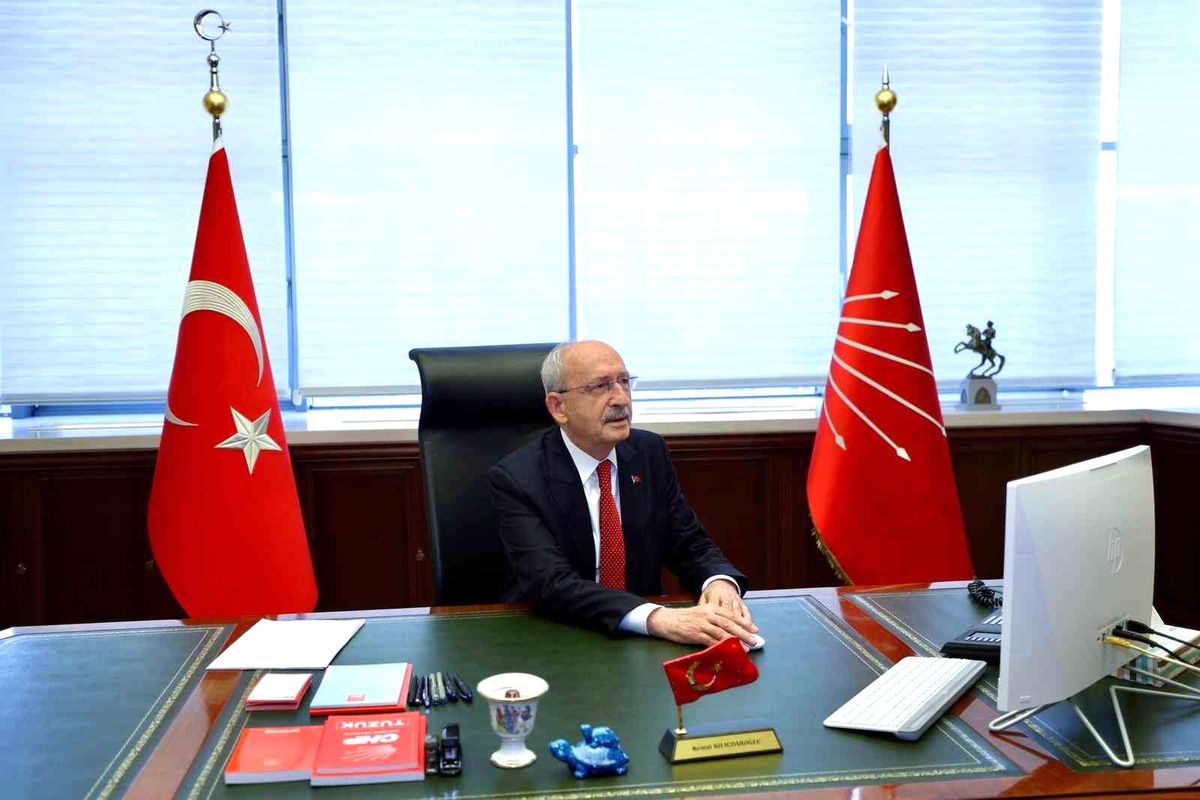 Kılıçdaroğlu, CHP Genel Merkezinde