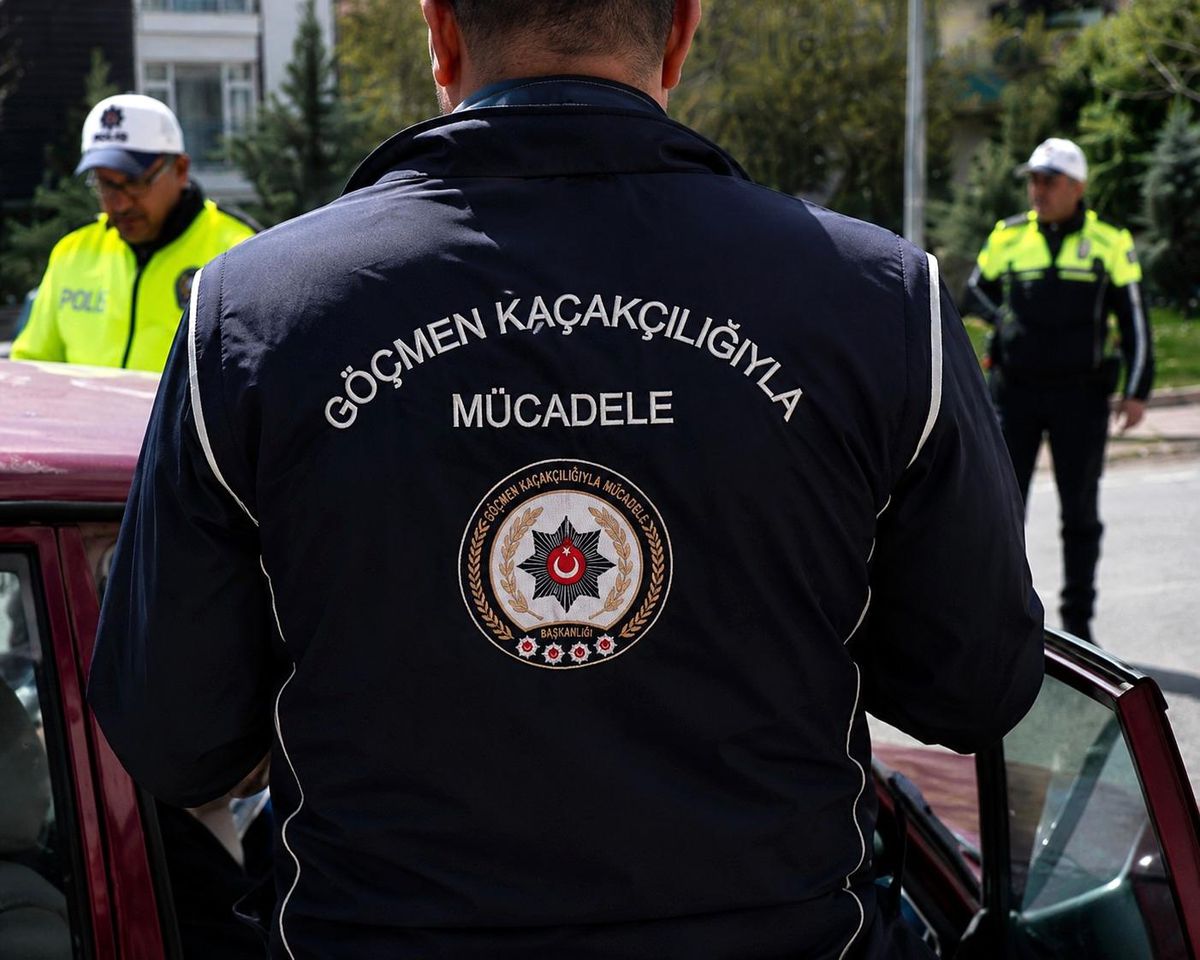 Kırşehir\'de 30 düzensiz göçmen yakalandı, 3 şüpheliye işlem