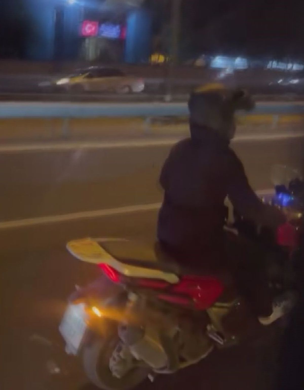 Köprüde Motosiklet-İETT Tartışması