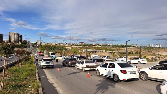 Adıyaman'da Minibüs Otomobile Çarptı: 1 Yaralı