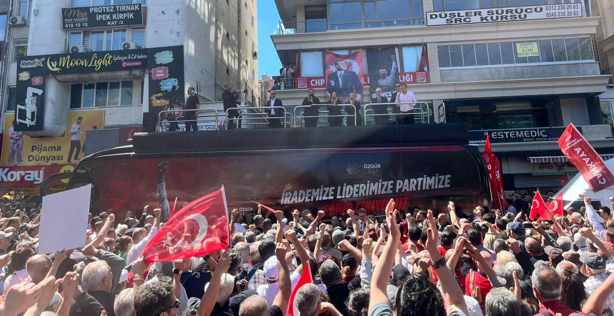 Özgür Özel\'den CHP\'de acil kurultay ve ön seçim çağrısı