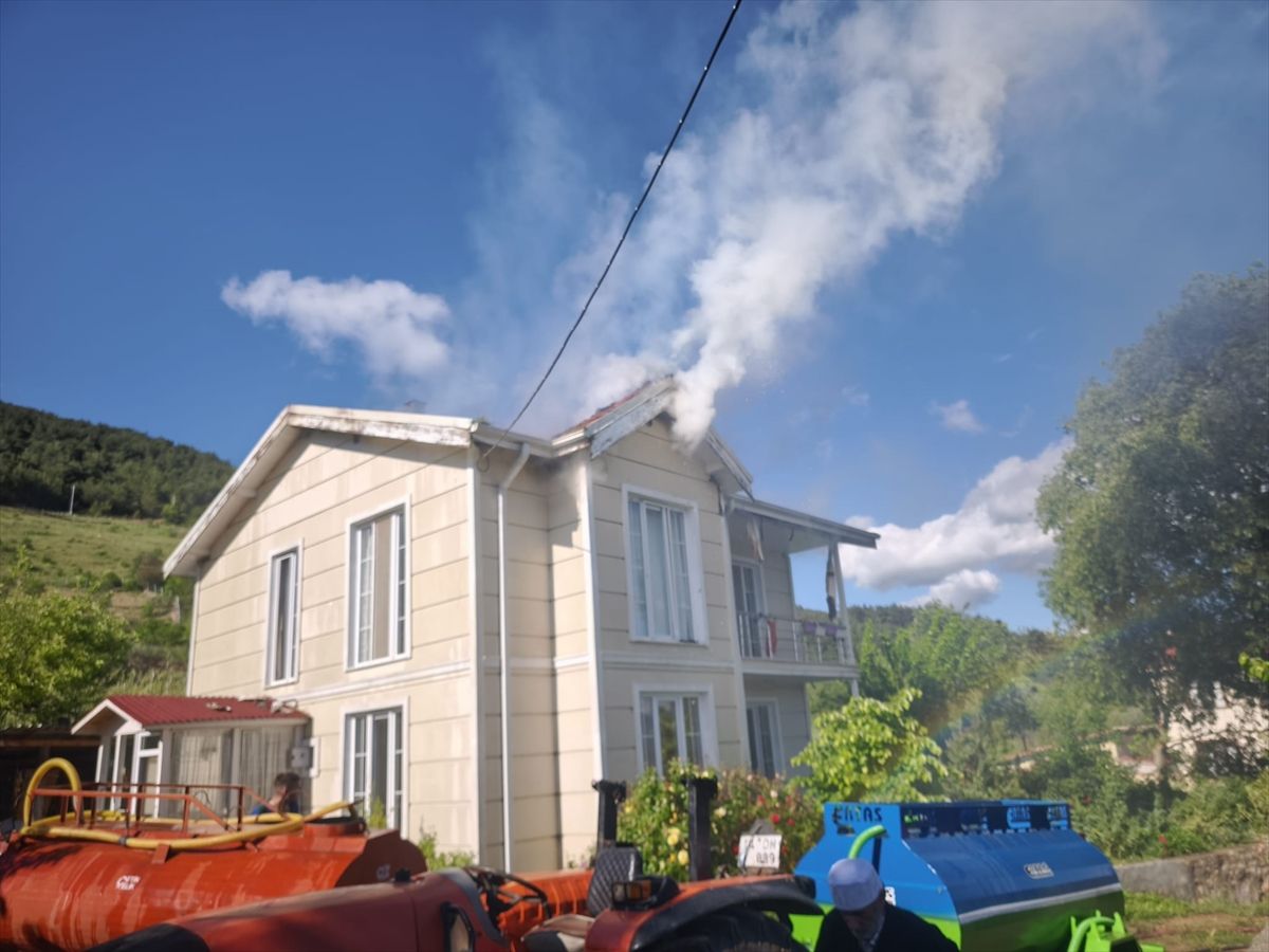 Geyve\'de Villa Yangını
