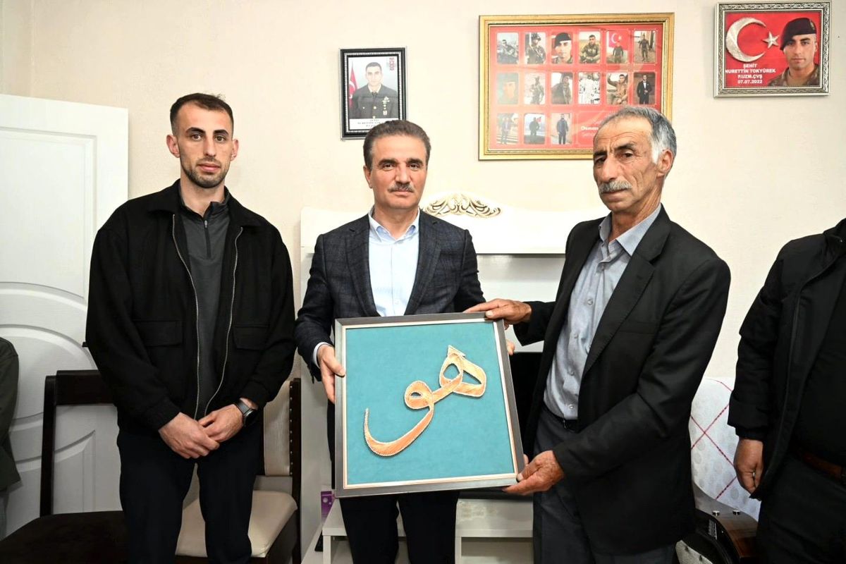 Vali Baruş\'tan Şehit Ailelerine Bayram Ziyareti