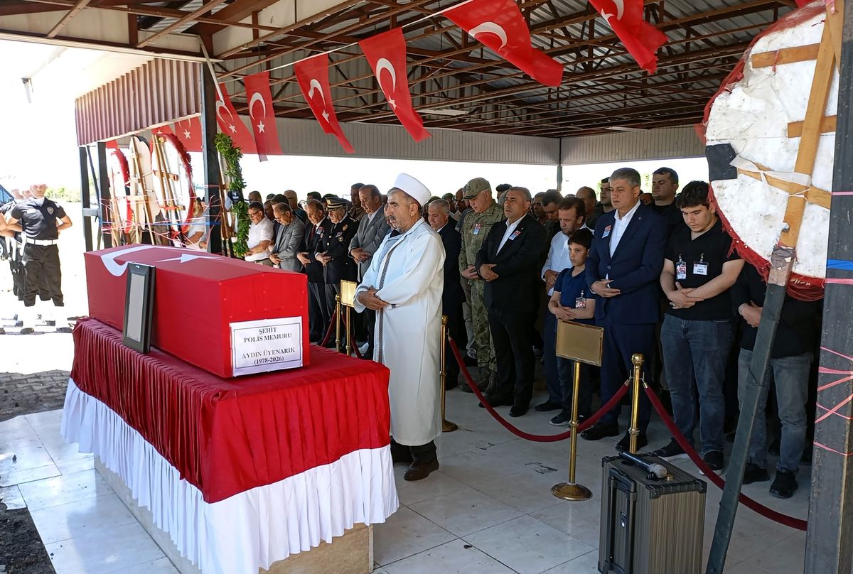 Şehit polis Aydın Üyenarık Adana\'da toprağa verildi