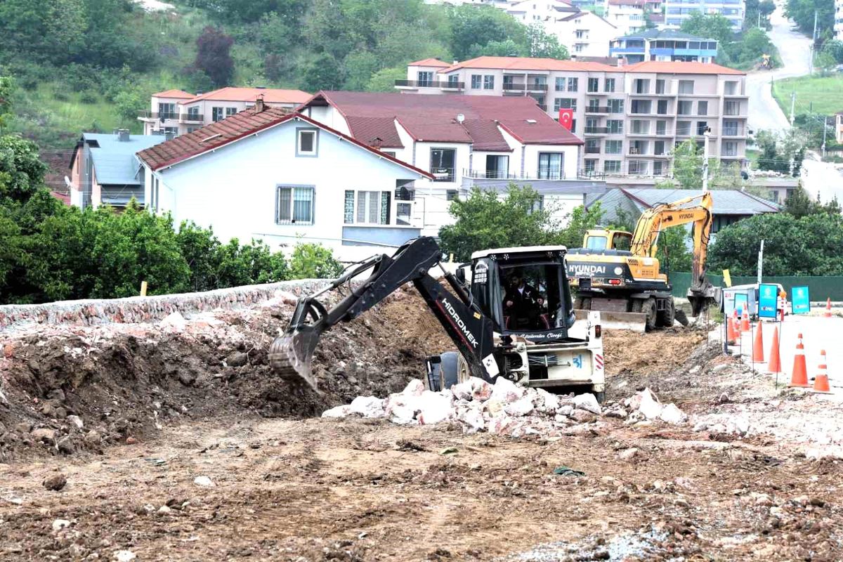 Selahattin Eyyubi Caddesi\'nde 2. etap yol yapım çalışmaları başladı