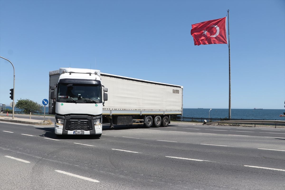 Tekirdağ\'dan İstanbul\'a Ağıra Araç Geçişi Kısıtlandı