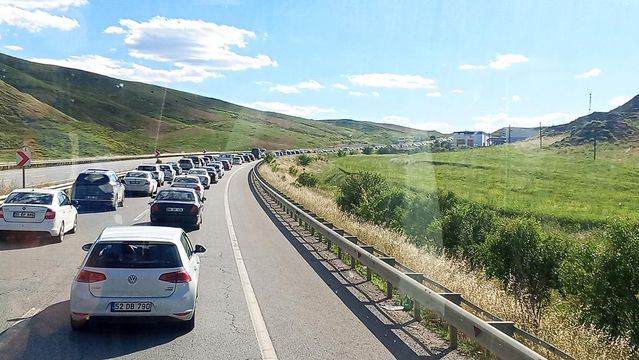 Bayram Dönüşü: Trabzon'da Trafik Çilesi