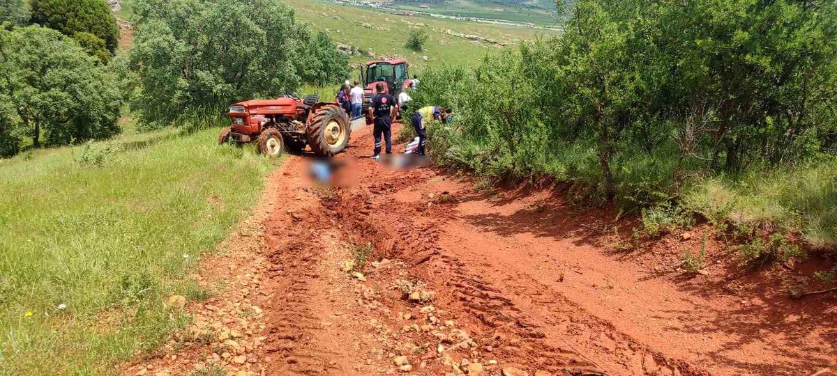 Afyonkarahisar\'da Traktör Devrildi: 2 Ölü