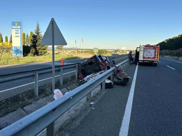 Uşak'ta Kaza: 1 Ölü, 2 Yaralı