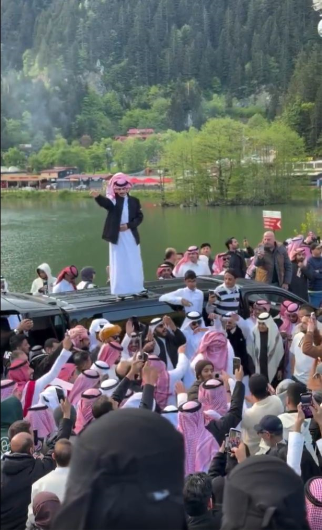 <a class='keyword-sd' href='/uzungol/' title='Uzungöl'>Uzungöl</a>'de kaydedilen görüntüler tartışma yarattı