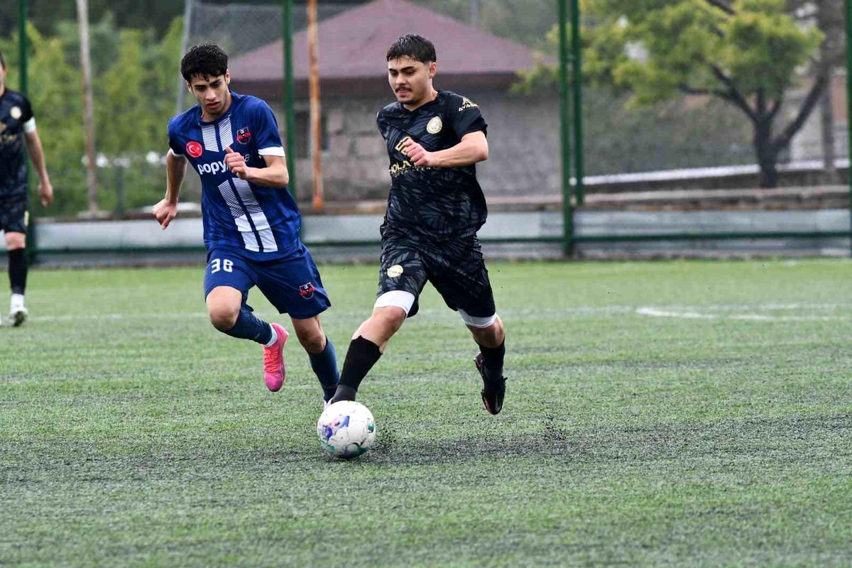 Yavru Aslanspor\'un Şampiyonluğu