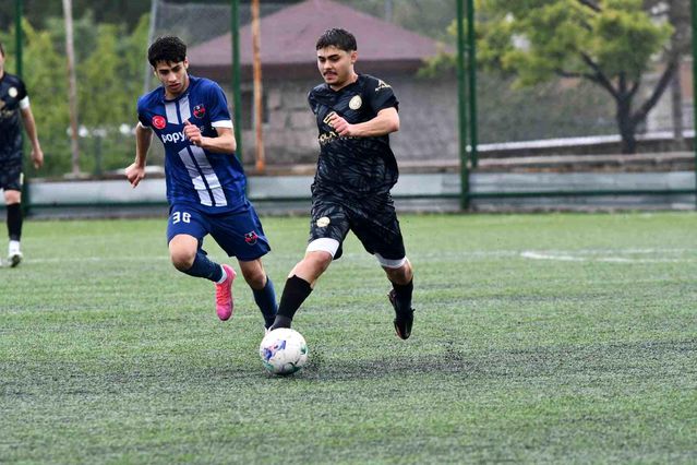 Yavru Aslanspor'un Şampiyonluğu
