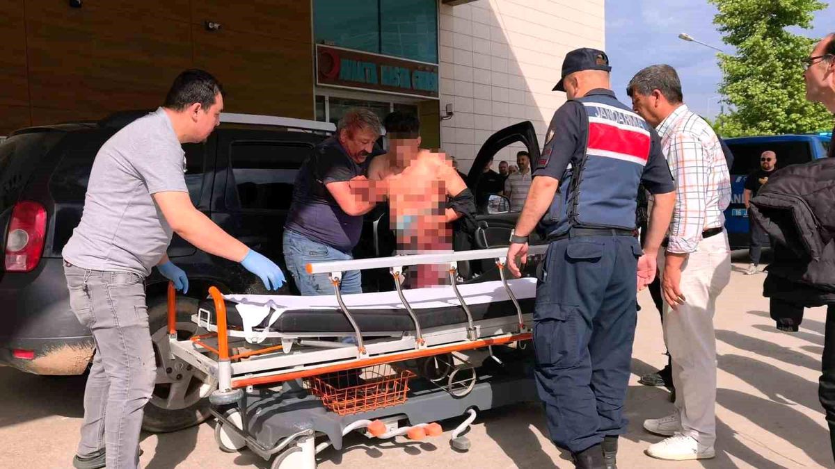 İnegöl\'de Bıçaklı Kavga: 1 Ağır Yaralı