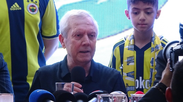 Aziz Yıldırım'dan Transfer ve Alex Açıklaması
