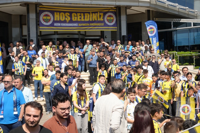 Aziz Yıldırım, Alex de Souza bombasını da patlattı: Memnuniyetle