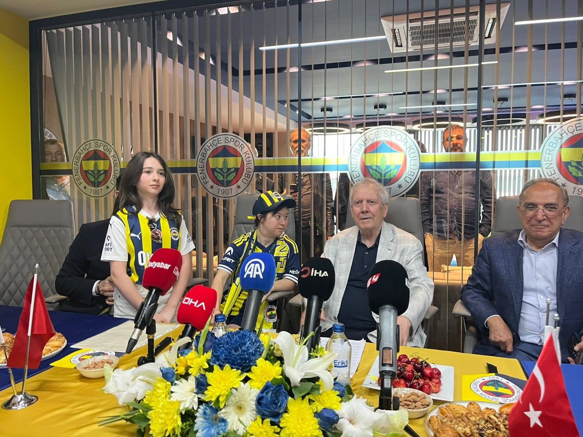 Aziz Yıldırım Sakarya\'da Taraftarlarla Buluştu