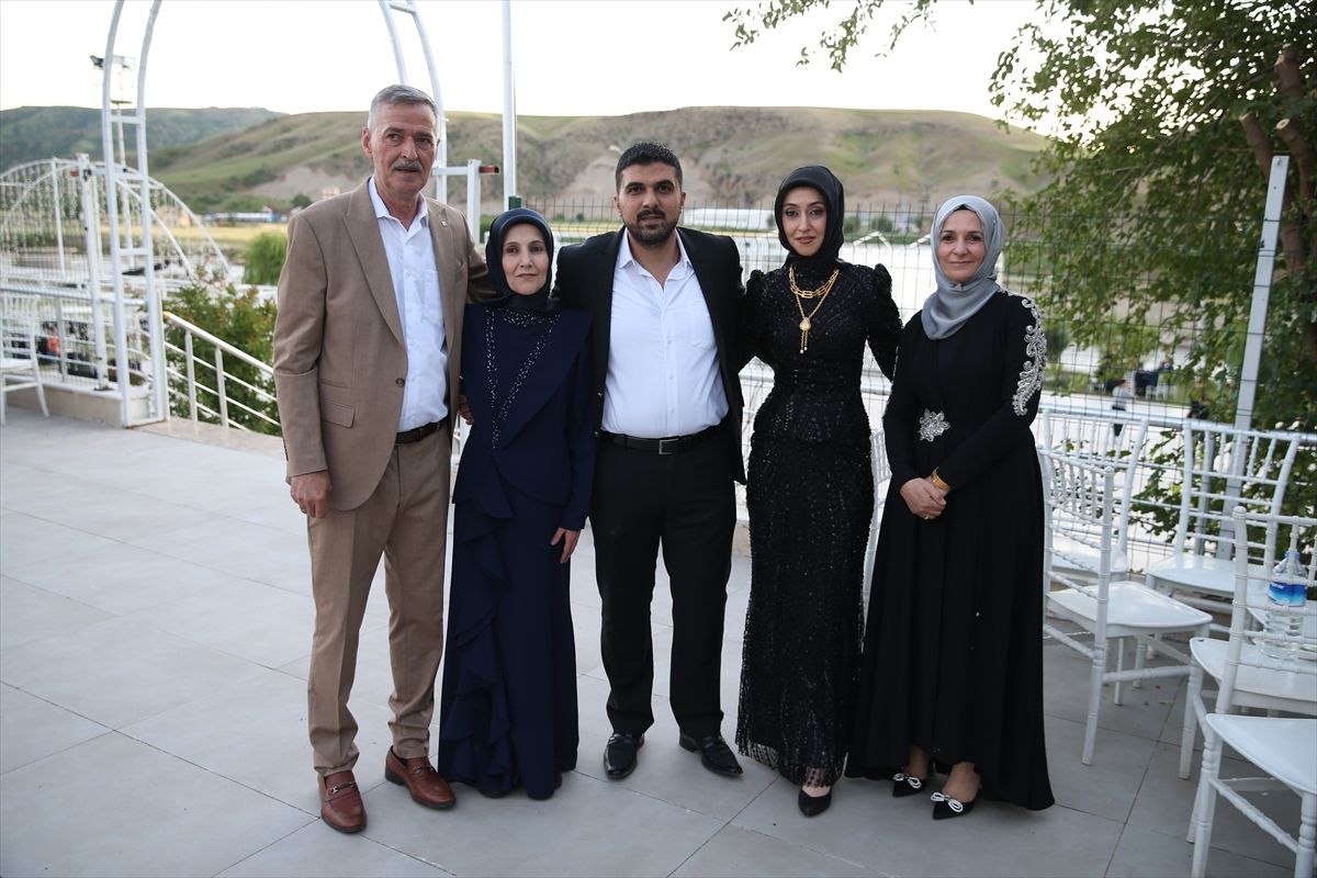 Ailenin Nikah Memuru: Bayram Acar