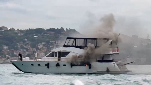 Bebek'te Tekne Yangını