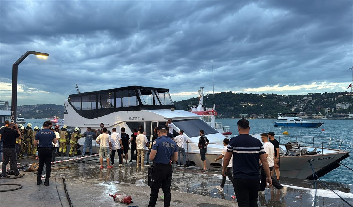 Beşiktaş\'ta Tekne Yangını