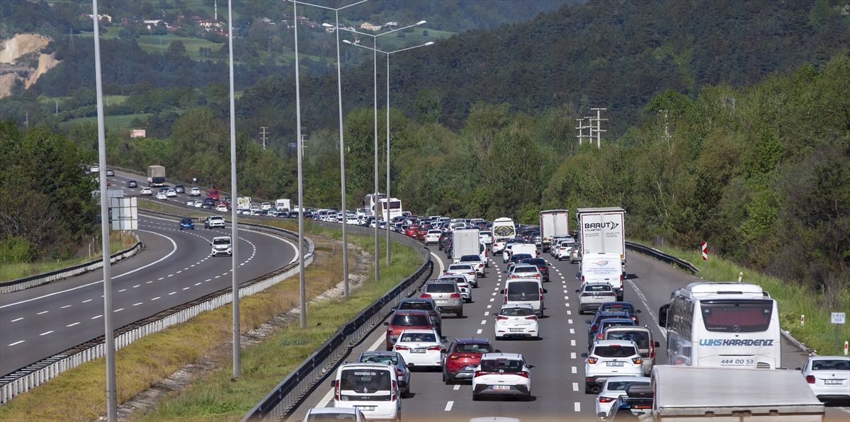Kurban Bayramı Dönüşünde Trafik Yoğunluğu