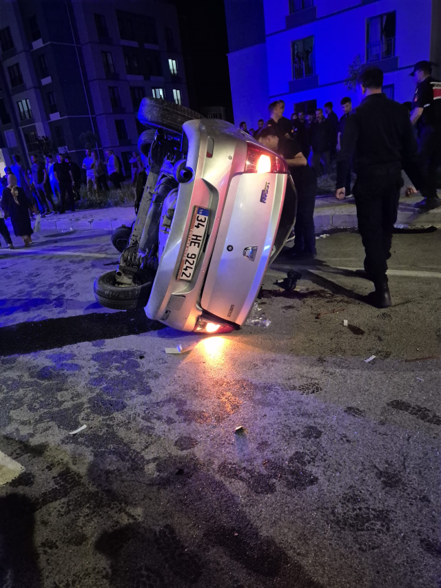 Diyarbakır'da belediye otobüsü otomobili biçti: 2 kişi hayatını kaybetti