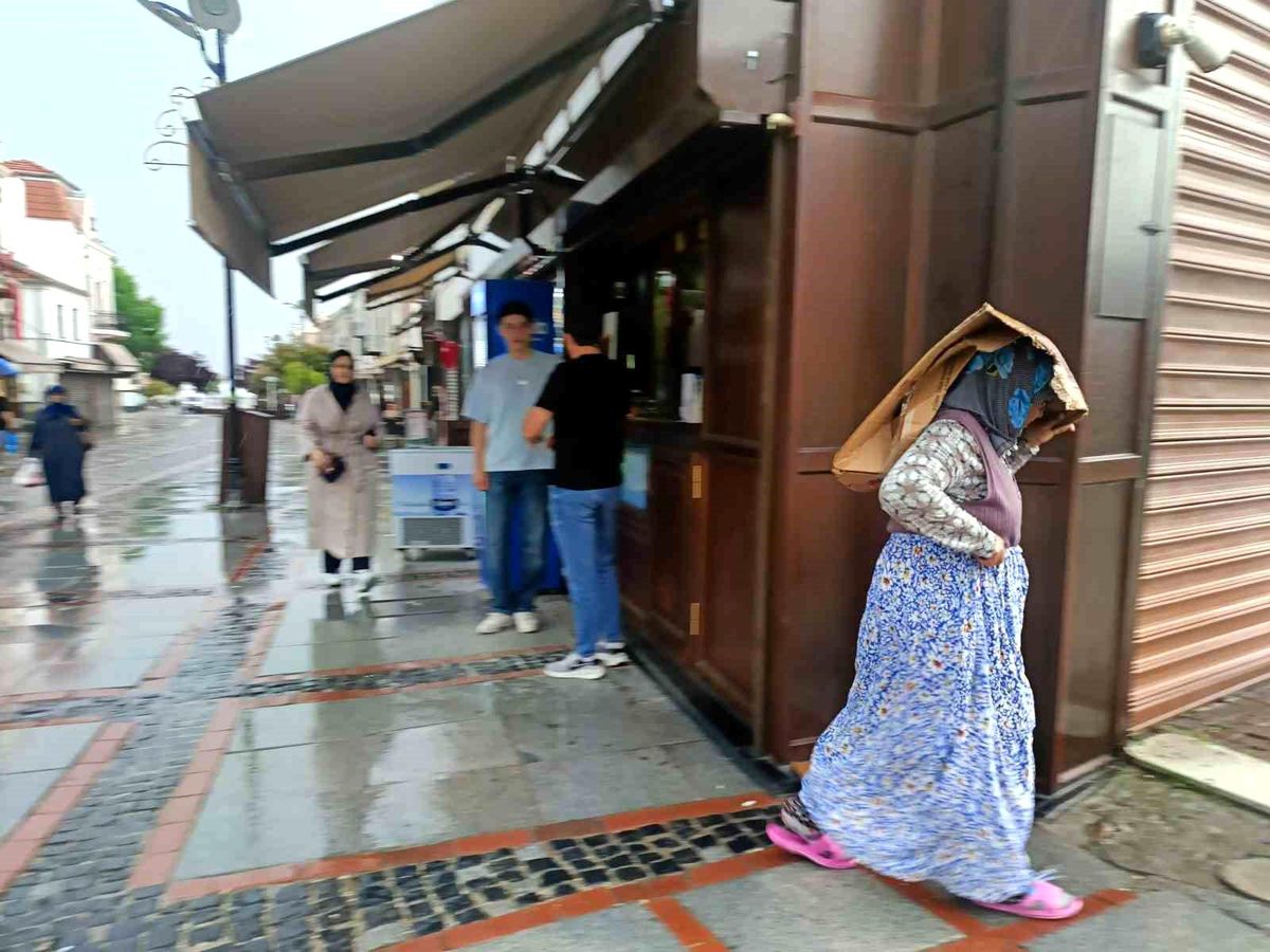 Edirne\'de Gök Gürültülü Sağanak Yağış