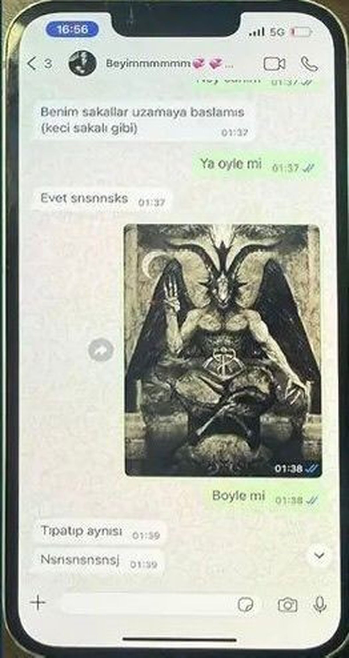 Edirnekapı Surları\'nda Şüpheli Gençler Yakalandı