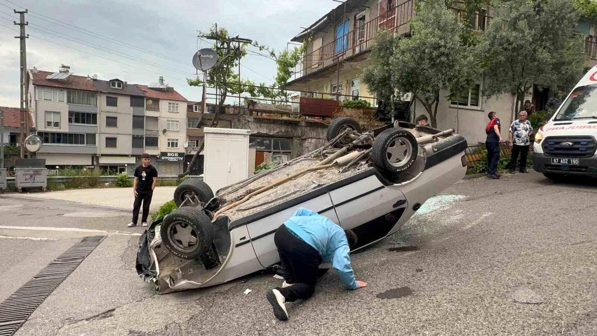 Zonguldak\'ta Freni Boşalan Araç Takla Attı